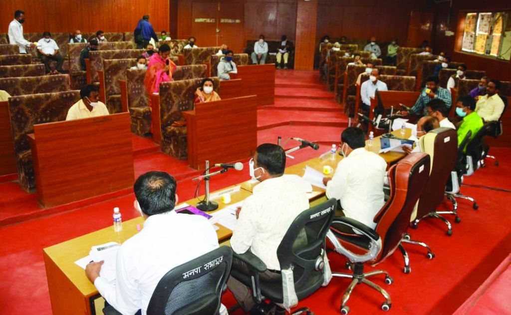 आजच्या मनपा स्थायी सभेत सदस्यांनी चर्चेत प्रत्यक्ष घेतला सहभाग