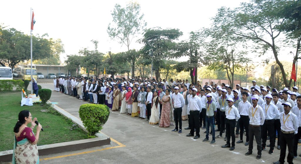 रायसोनी महाविध्यालयात प्रजासत्ताक दिन उत्साहात साजरा