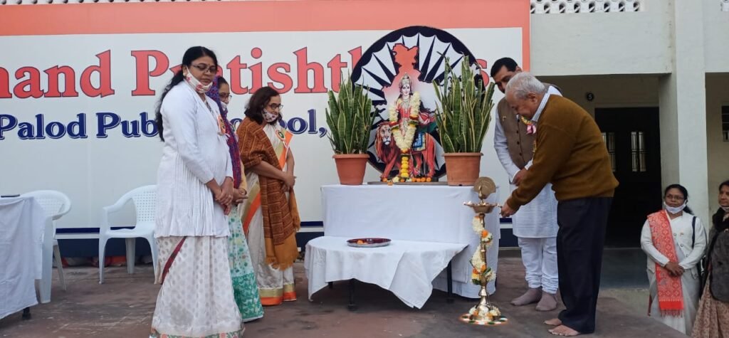 विवेकानंद प्रतिष्ठान संचलित काशिनाथ पलोड पब्लिक स्कूल मध्ये प्रजासत्ताक दिन साजरा