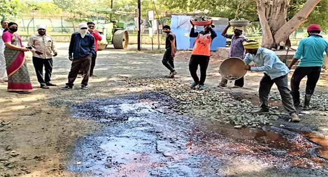 जळगाव महानगरपालिकेच्या वाहनांत नवे ब्राऊझर मशिनरूपी वाहन दाखल