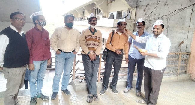 नगरपंचायत निवडणुकीत प्रहार जनशक्ती पक्षाच्या यशाचा जळगावात जल्लोष