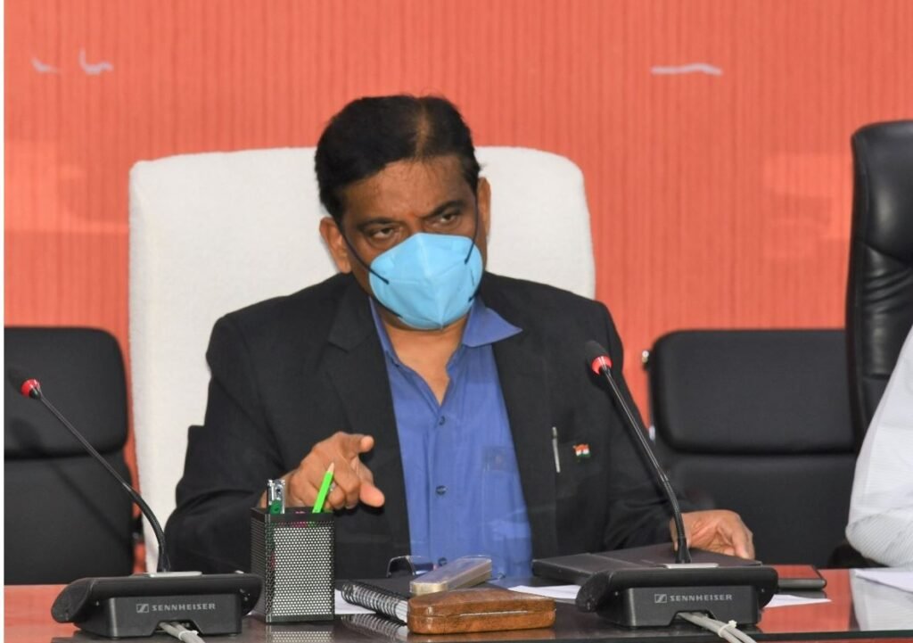 ग्रामीण भागातील 8 ते 12 पर्यंतचे वर्ग उद्या पासून सुरु-जिल्हाधिकारी सुनील चव्हाण