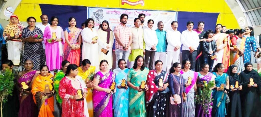 जागतिक महिला दिनानिमित्त ५५ रणरागिणींचा सन्मान