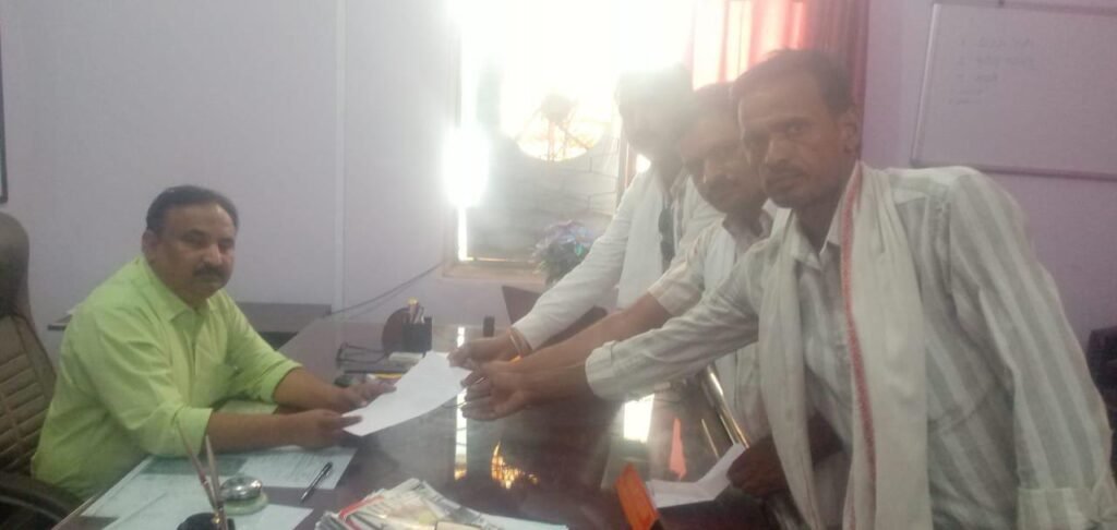 शासनाच्या विविध योजनांपासून शेतकरी वंचित – दीपक ढोले