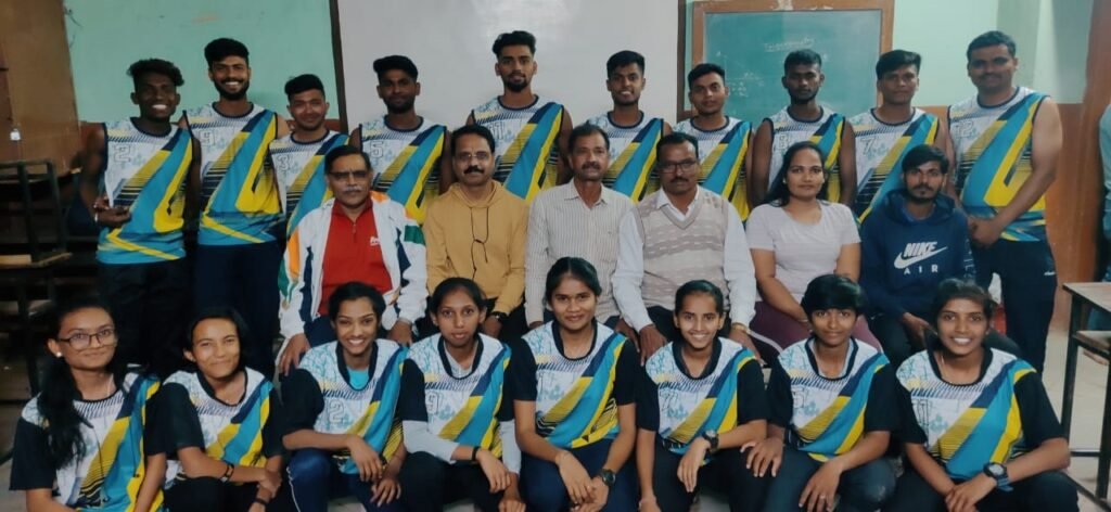 फेडरेशन चषक राष्ट्रीय आट्यापाट्या क्रीडा स्पर्धेसाठी महाराष्ट्राचा संघ रवाना