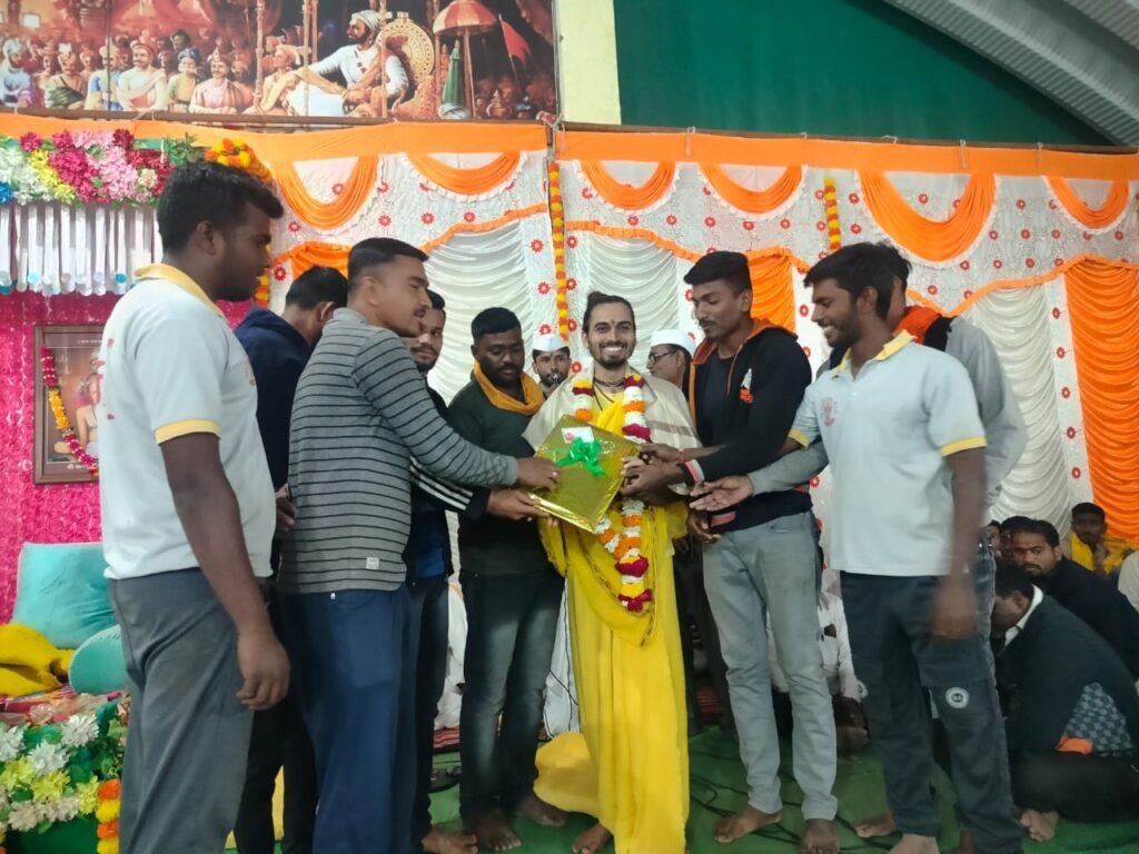 नांद्रा प्र.लो.ला गजानन महाराज मंदिराचा वर्धापन दिन साजरा