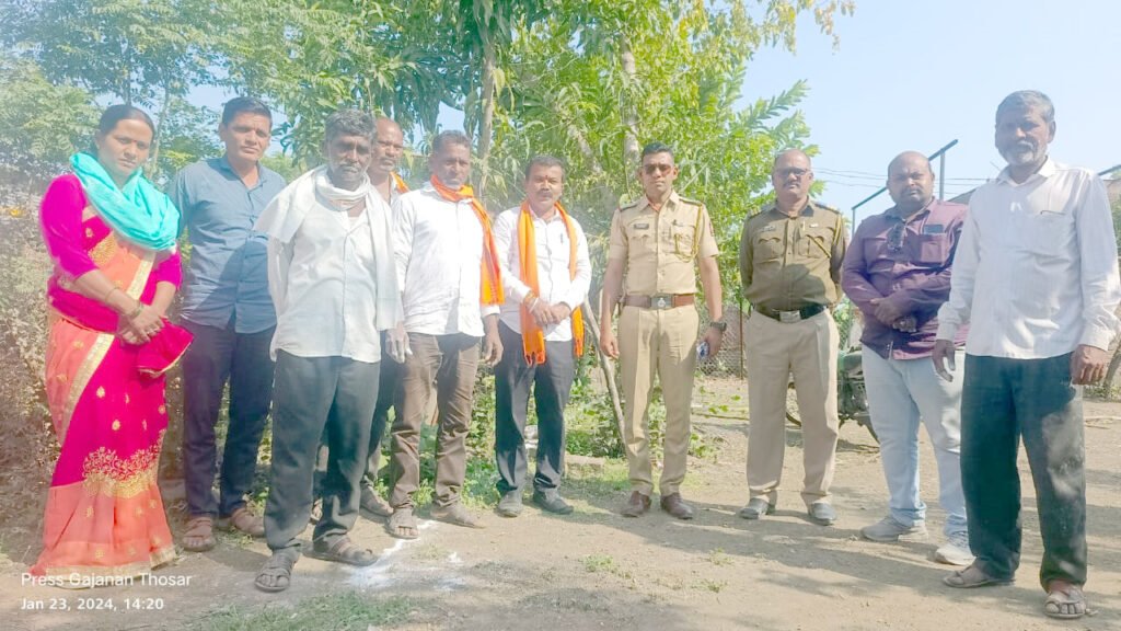 रस्ता अडविल्याप्रकरणी आमरण उपोषणाची प्रशासनाकडून दखल