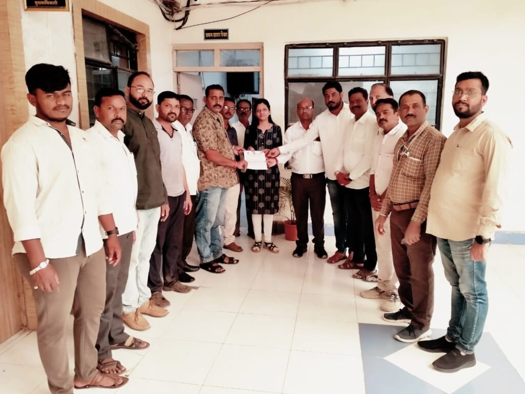 हिरापूर रस्त्याला स्पीड ब्रेकर बसवावे