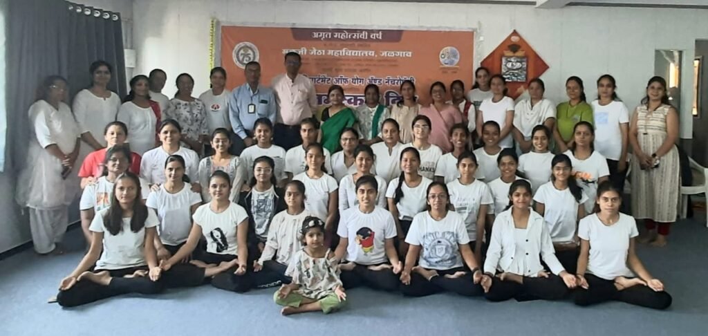 सूर्यनमस्कार दिनानिमित्त सामूहिक सूर्यनमस्कार साधना उत्साहात