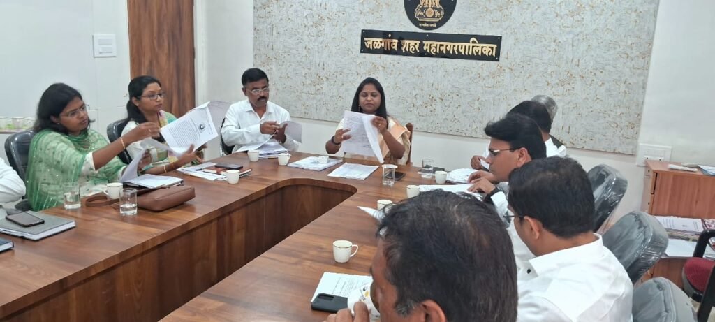 जळगाव महापालिकेचा ९७२ कोटी २७ लक्ष रुपयांचा अर्थसंकल्प सादर