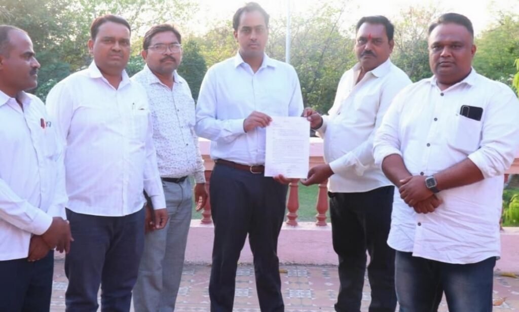 लोहारसह उपजमातींना अनुसूचित जमातीच्या सवलती त्वरित लागू करा