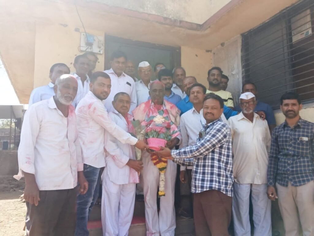 मंगरूळ विकासोच्या चेअरमनपदी विश्वास पाटील विजयी