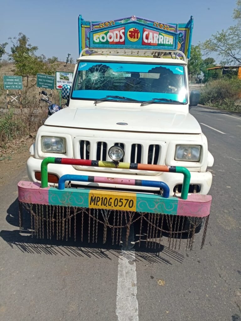 अंजन वृक्षांच्या पाल्याची बेकायदा वाहतूक