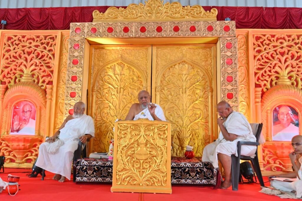 शांतता, प्रेम अन् संपत्ती वाचविण्यासाठी महत्त्वाकांक्षेपासून दूर रहा : आचार्य विजय रत्नसुंदरसुरीश्वरजी