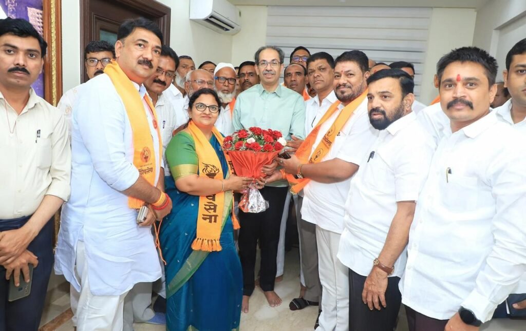 चाळीसगाव तालुक्यातील विधानसभा निवडणुकीतील वंचित आघाडीचे उमेदवार मोरसिंग राठोड यांचा कार्यकर्त्यांसह मुंबईत प्रवेश सोहळा