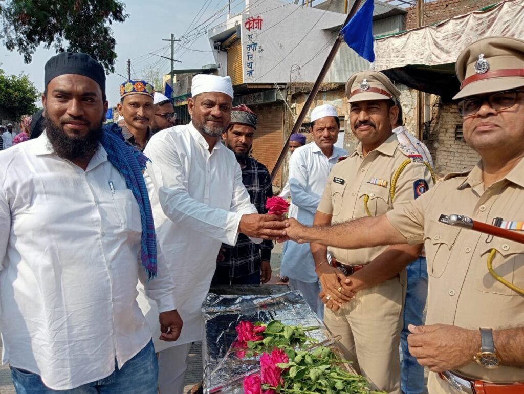 पाचोऱ्यात मुस्लिम बांधवांना रमजान ईदनिमित्त दिल्या शुभेच्छा