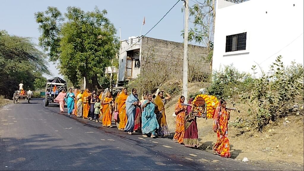 नांद्रा प्र.लो.तून शेगाव पायी दिंडीला प्रारंभ