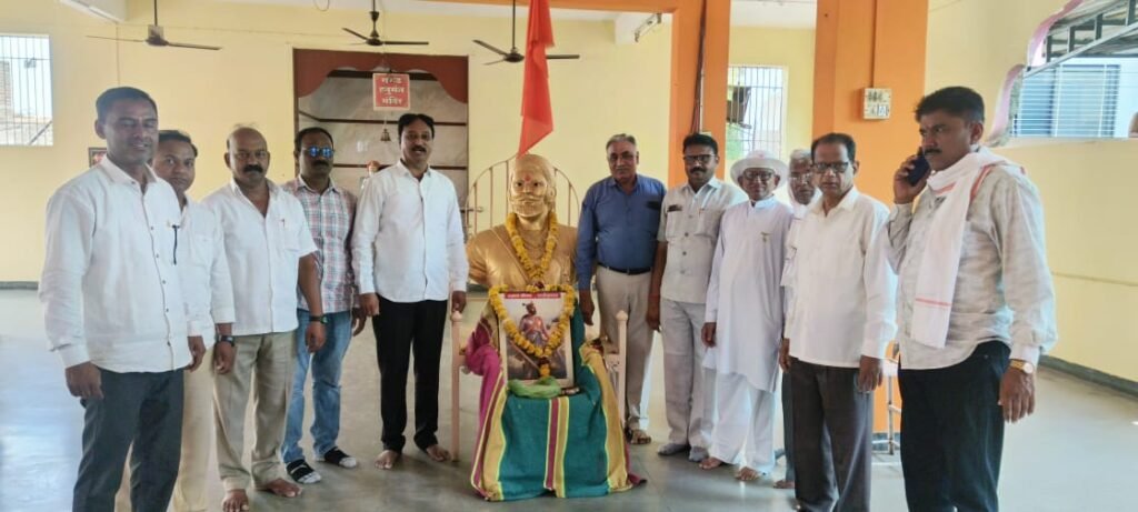 छत्रपती संभाजी महाराज यांच्या जयंतीनिमित रयत सेनेतर्फे अभिवादन