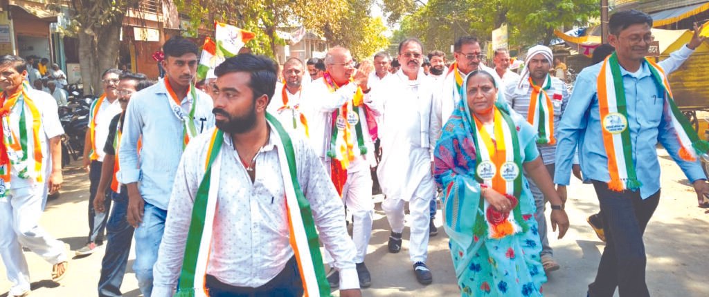 निंभोऱ्यात अमृतसर एक्स्प्रेसच्या पूर्ववत थांब्यासाठी प्रयत्न करणार