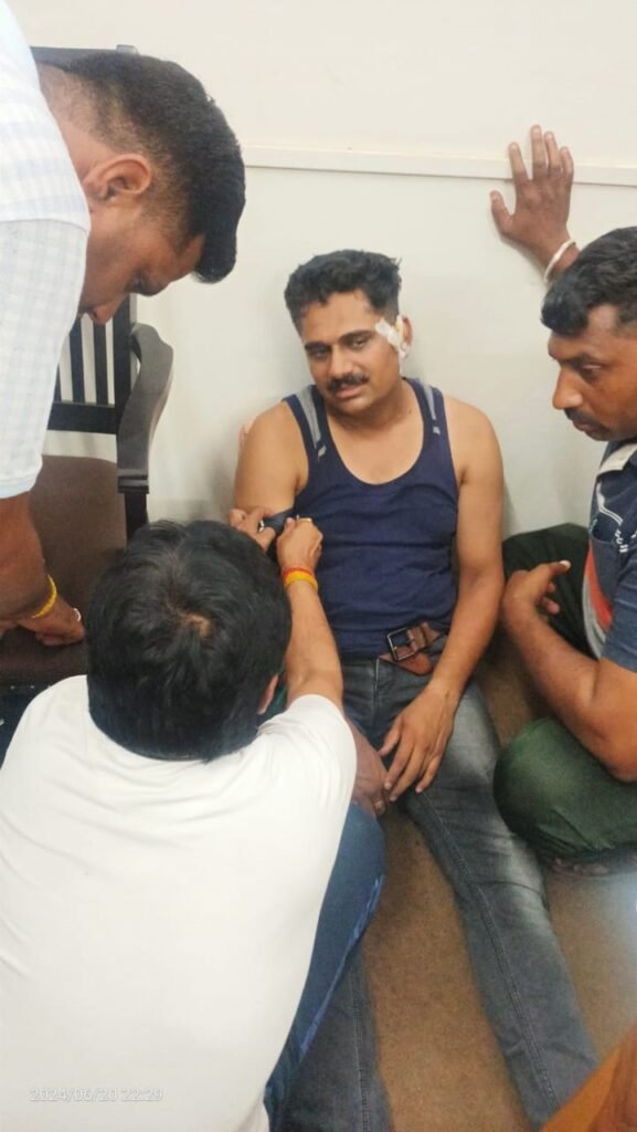 जामनेरच्या इतिहासात प्रथमच पोलीस स्टेशनवर जमावाकडून हल्ला