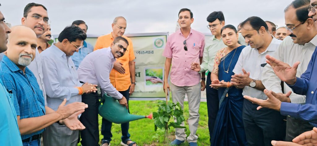 तुरुंग महानिरीक्षक डॉ. सुपेकर यांच्या हस्ते वृक्षारोपण