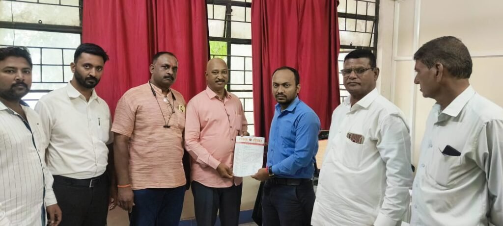 स्वामी समर्थ मंदिरालगतच्या रस्त्यांचे कामे त्वरित करा