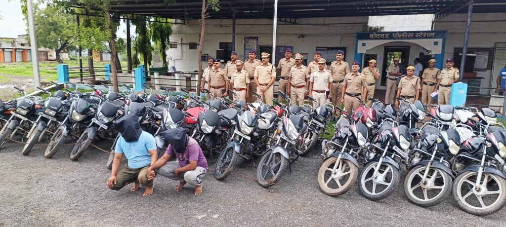 चोरीच्या ३४ दुचाकींसह दोन जणांना अटक