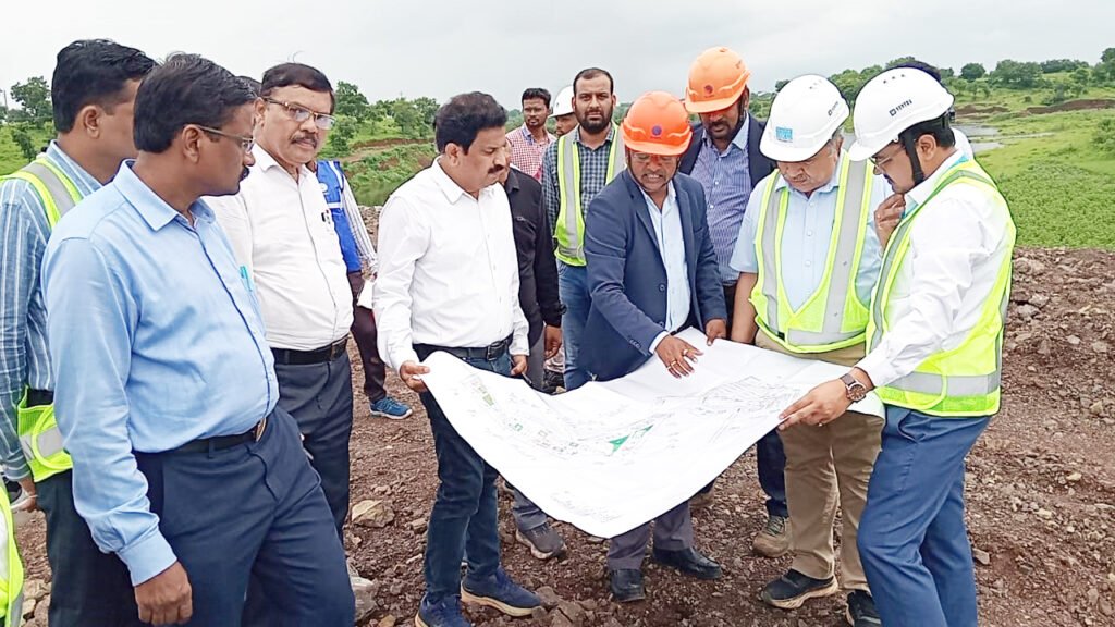 चिंचोली येथील प्रस्तावित ‘मेडिकल हब’ प्रकल्पाची अधिष्ठातांसह अधिकाऱ्यांनी केली पाहणी