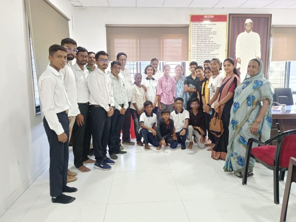 तालुकास्तरीय विज्ञान नाट्य महोत्सवात कै.बाबुरावजी काळे मराठी स्कुलला द्वितीय गटाला तालुक्यातून प्रथम क्रमांक