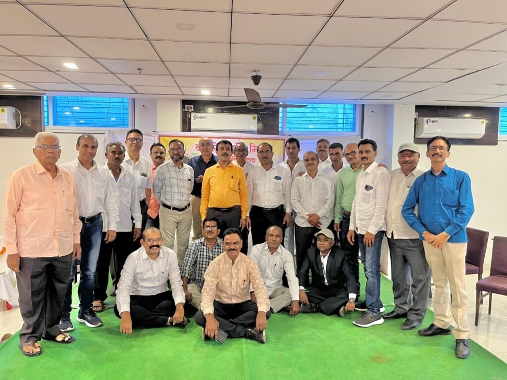 प्रताप विद्यामंदिराचे माजी विद्यार्थी ३३ वर्षानंतर भेटले