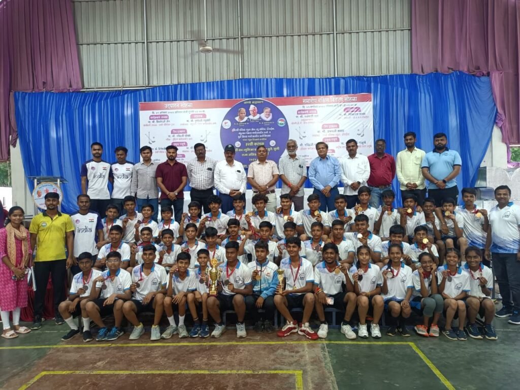 भगीरथ इंग्लिश स्कुलचे फ्लोअर बॉल स्पर्धेत घवघवीत यश