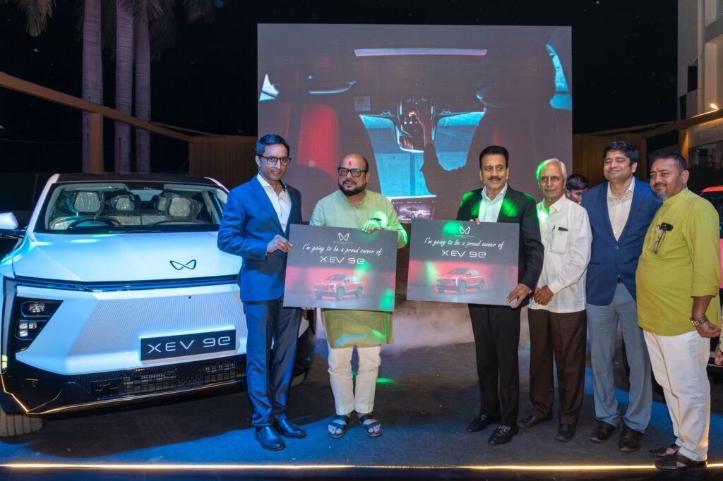 सातपुडा ऑटोमोबाईलकडून महिंद्राच्या एक्सइव्ही९इ , बीइ६ इ कारचे अनावरण