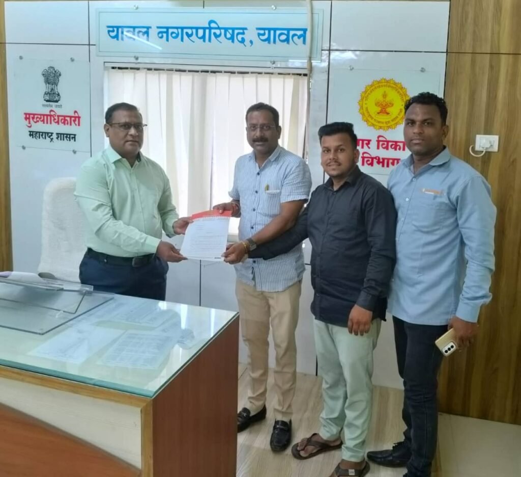 Please Clean Up Vaikuntha Dham : यावलला वैकुंठधामात स्वच्छता करण्यासह शहरात कीटकनाशक फवारणी करा