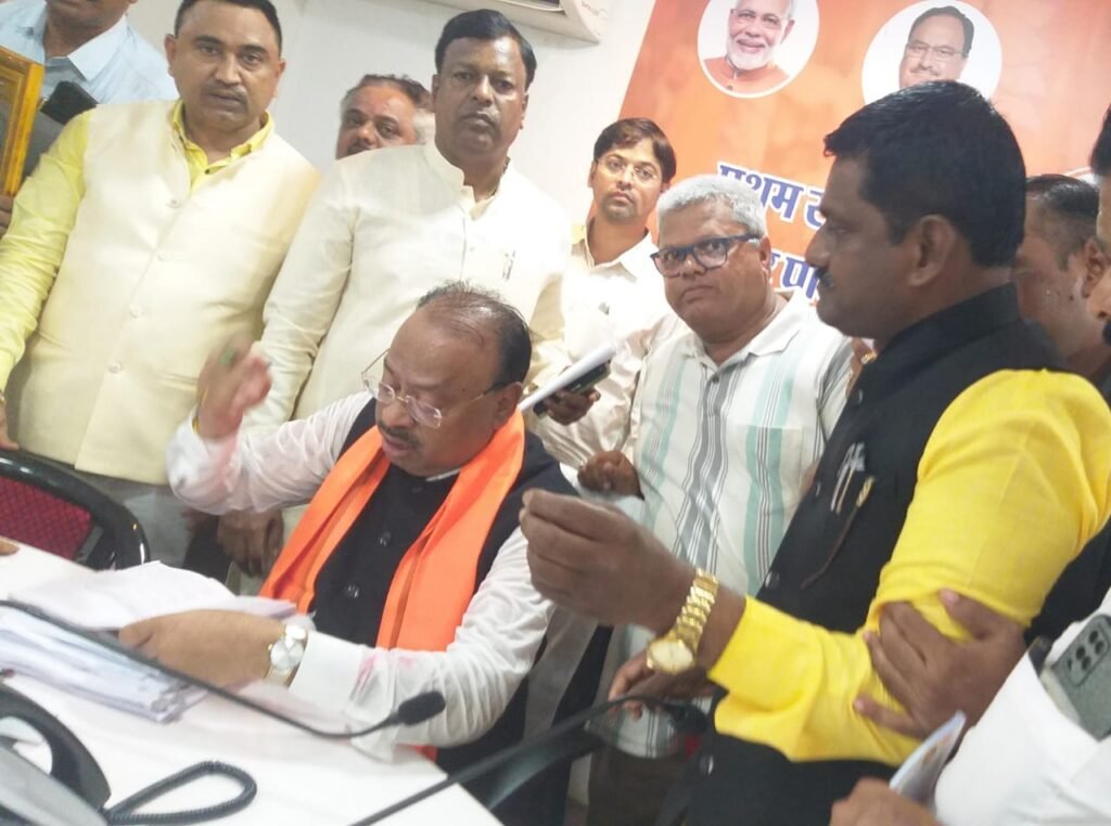 The Increase In Fees : प्रमाणपत्रे, दाखल्यांच्या शुल्कातील झालेली वाढ कमी करावी