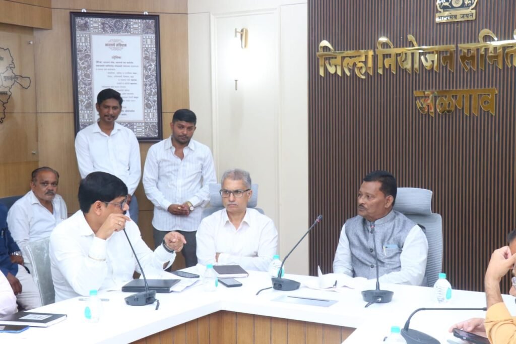 Urgent Action Should Be Taken : जिल्ह्यातील सफाई कर्मचाऱ्यांच्या समस्यांवर तातडीची कार्यवाही करावी