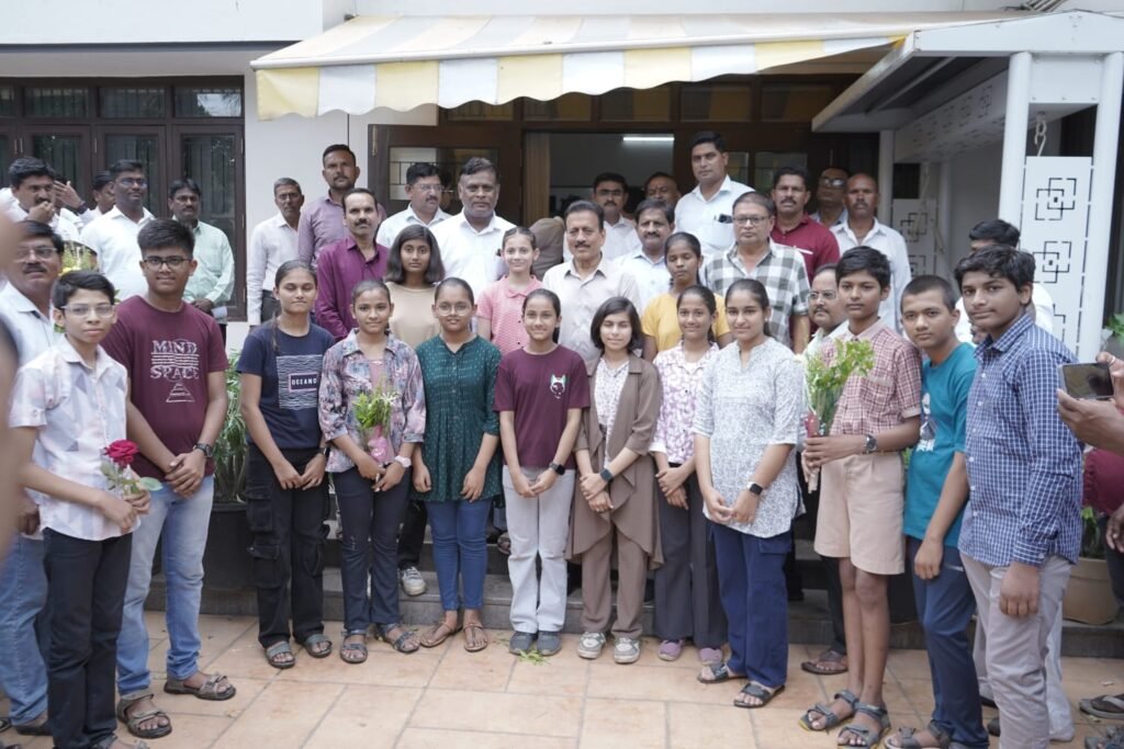 Jamner New English School : जामनेर न्यू इंग्लिश स्कूलचे १७ विद्यार्थी शिष्यवृत्तीच्या गुणवत्ता यादीत झळकले