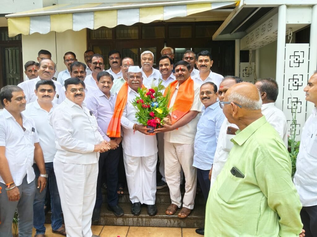 Jamner Market Committee : जामनेर बाजार समितीच्या सभापतीपदी अशोक पाटील बिनविरोध