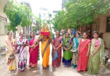 ‘Kanbais’, The Immersion : धुळ्यात पांझरा कान नदीवर ‘कानबाईंचे’ जयघोषात शांततेत विसर्जन