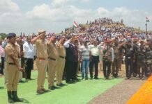 ‘Long Live The Brave Soldier’ : ‘वीर जवान अमर रहे’च्या घोषणा देत शहीद वीर पुत्राला अखेरचा निरोप