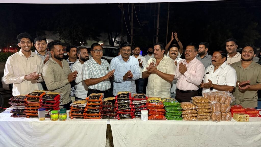 ‘Neither Profit Nor Loss’ : काव्यरत्नावली चौकात ‘ना नफा ना तोटा’ तत्त्वावर फरसाण स्टॉल