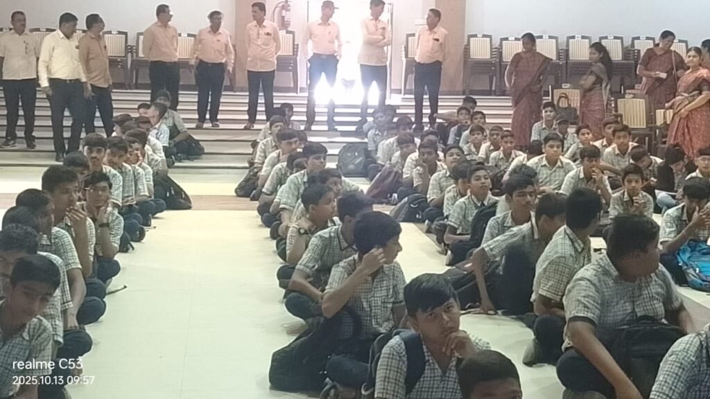 ‘Developed India Buildathon’ : शेठ ला.ना.सा. विद्यालयात विकसित भारत बिल्डथॉन’ स्पर्धेचे थेट प्रक्षेपण