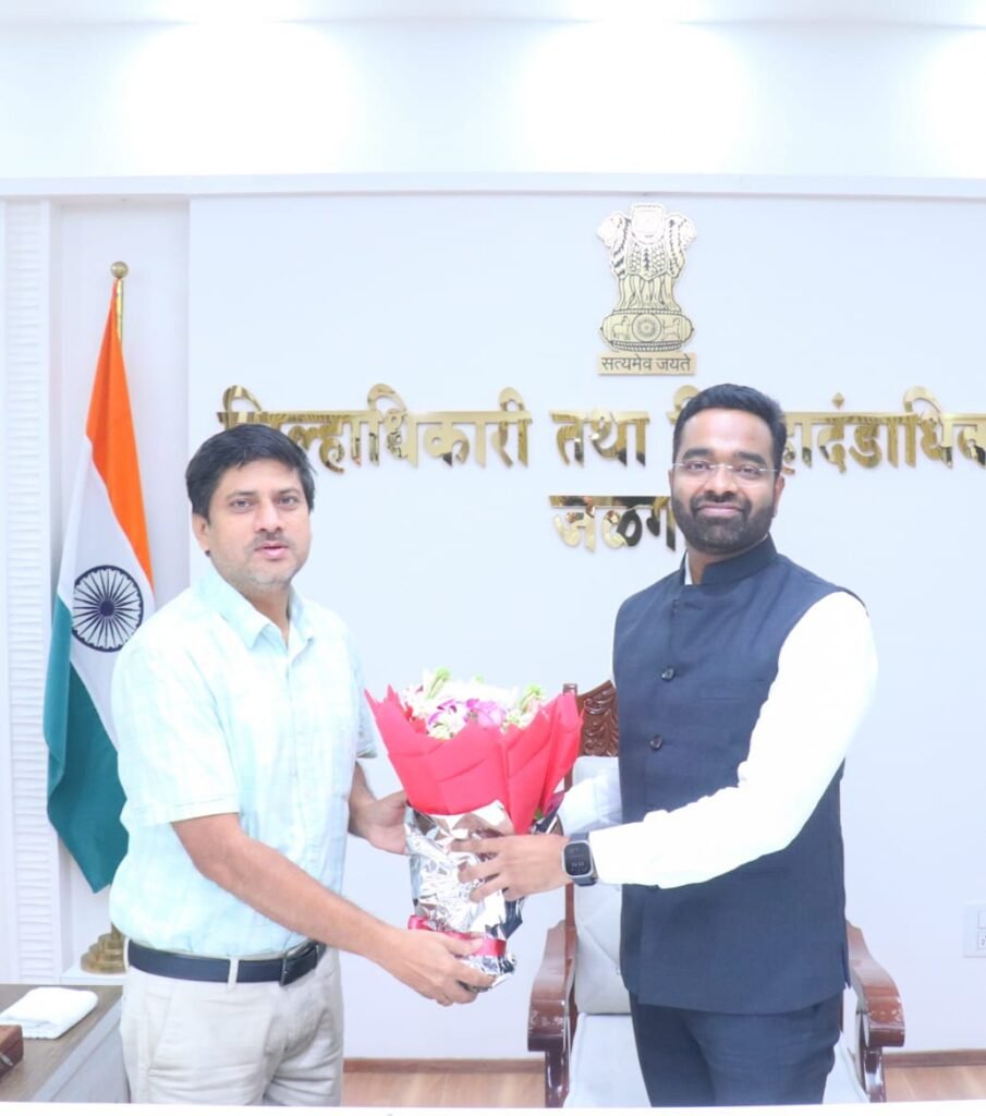 Rohan Ghuge District Collector : जळगाव जिल्हाधिकारी पदाचा पदभार रोहन घुगे यांनी स्वीकारला