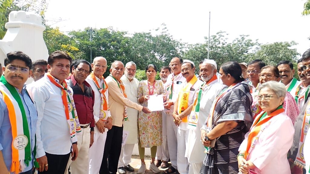 ‘Severely Drought-Affected’ : जळगाव जिल्हा ‘ओला दुष्काळग्रस्त’ जाहीर करा : महाविकास आघाडीची मागणी