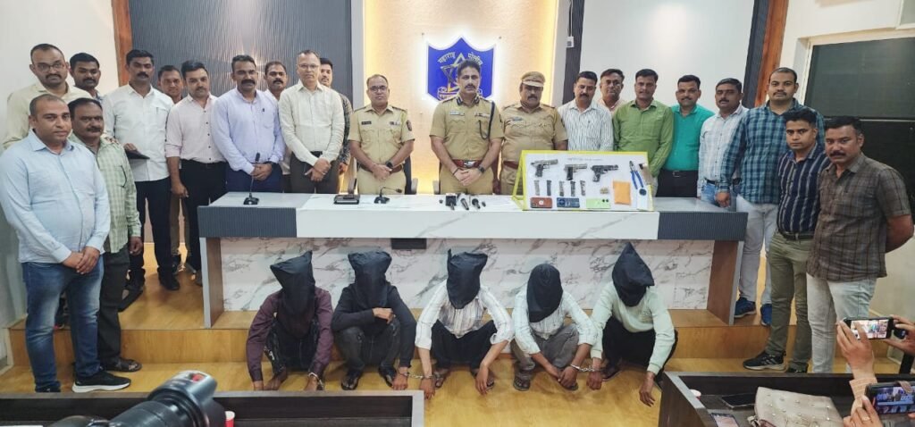 Jalgaon LCB’s : दरोडेखोरांच्या टोळीचा खेळ संपला : जळगाव एलसीबीचा धडाकेबाज तपास फळाला