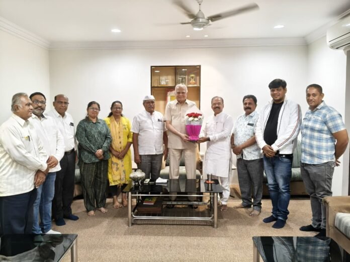 WhatsApp Image 2025-11-20 at 6.04.42 PM माजी मंत्री सुरेशदादा जैन यांनी केले मार्गदर्शन