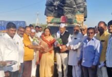Parola : पारोळा येथे शासकीय कापूस खरेदी केंद्राचा शुभारंभ Inauguration of cotton procurement center