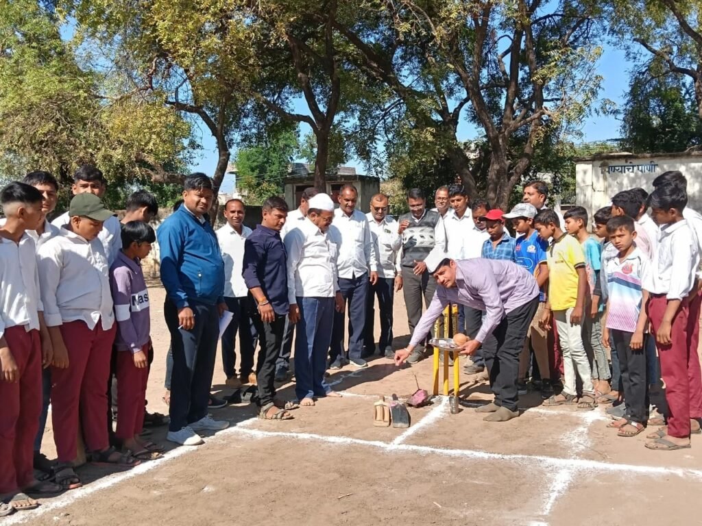 Jamner: Cricket tournament inaugurated at Paladhi Vidyalaya