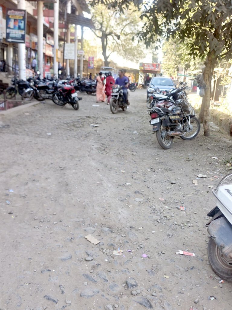 Yavala: Poor condition of the road in front of the Ginning Press Business Complex