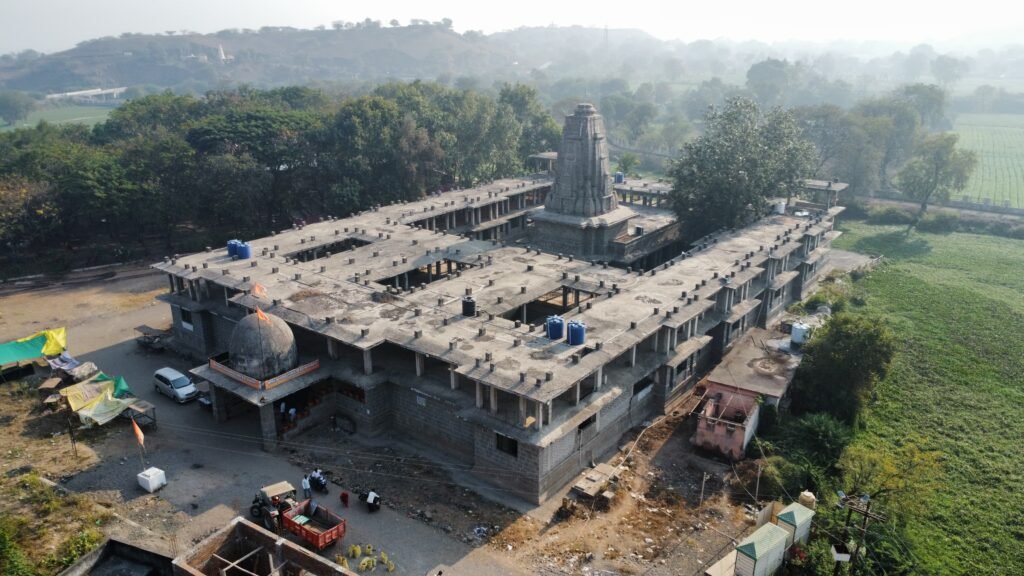 Muktainagar:संत मुक्ताई मंदिराचा विकास रखडला Development of Sant Muktai Temple stalled