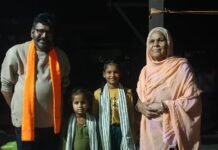 Distribution of clothes : मलकापुरात उघड्यावर राहणाऱ्या गरजूंना उबदार कपड्यांचे वाटप